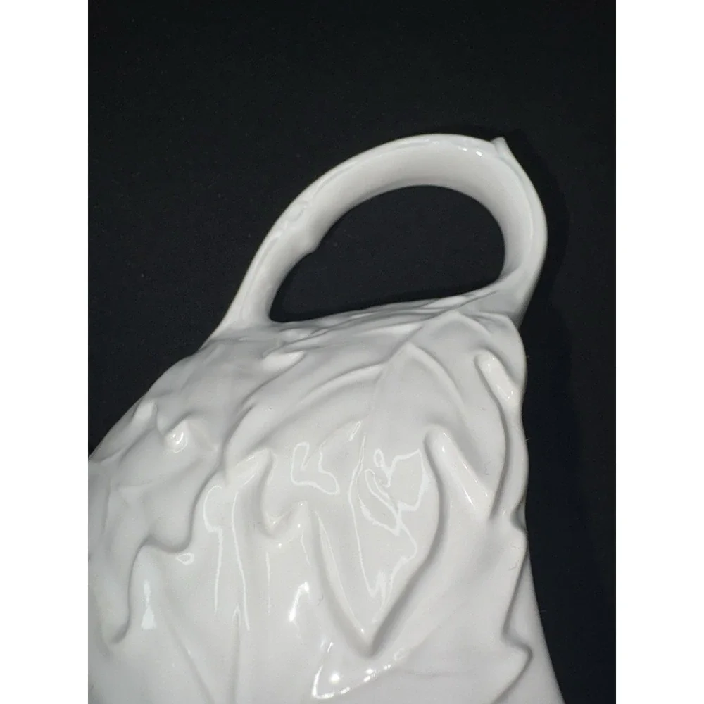 SHI Japan Gravy Boat White Embossed Maple Leaves Large‎ Ceramic China 4.5x8